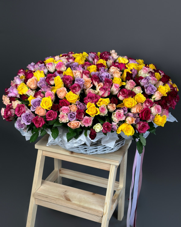 Розы в корзине 301 Кения микс